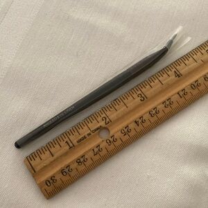 Laura mercier angled eyeliner make up brush. Never used.